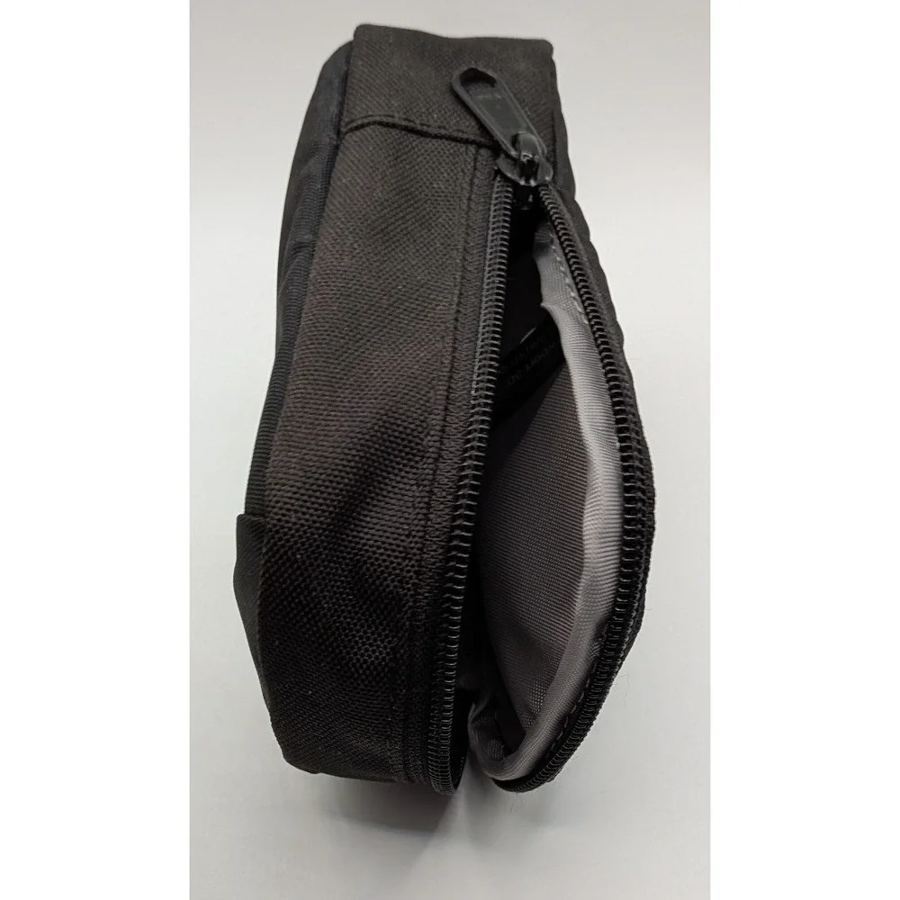 Lowepro Newport 30 Camera Pouch Unisex Small Black Good Padded Belt Loop Case